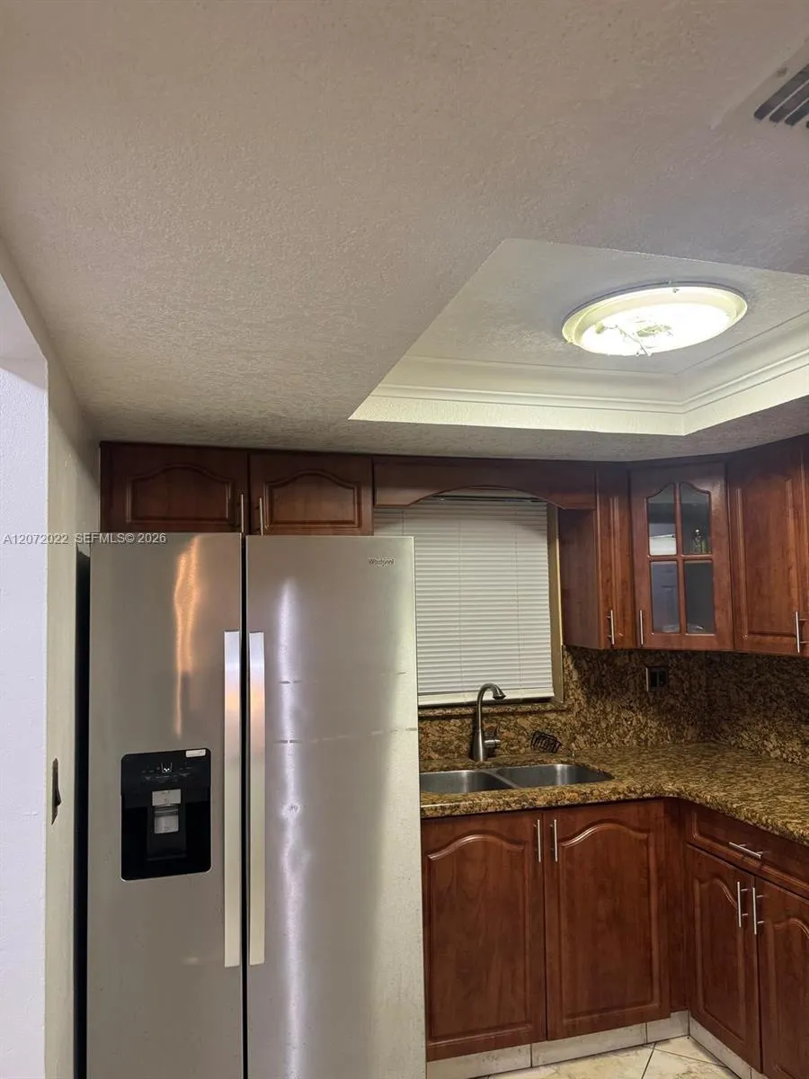 10851 SW 6th St #5 Sweetwater, FL 33174