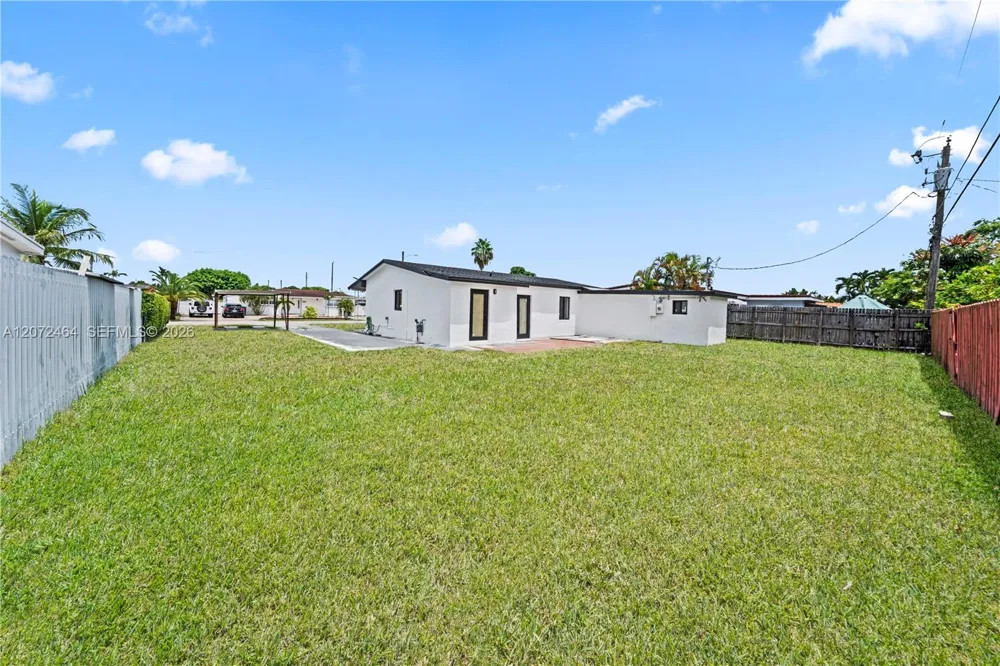 1014 W 66th St Hialeah, FL 33012