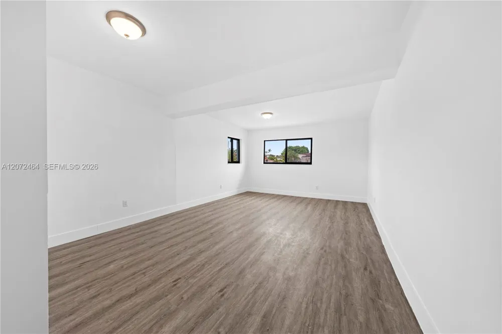 1014 W 66th St Hialeah, FL 33012