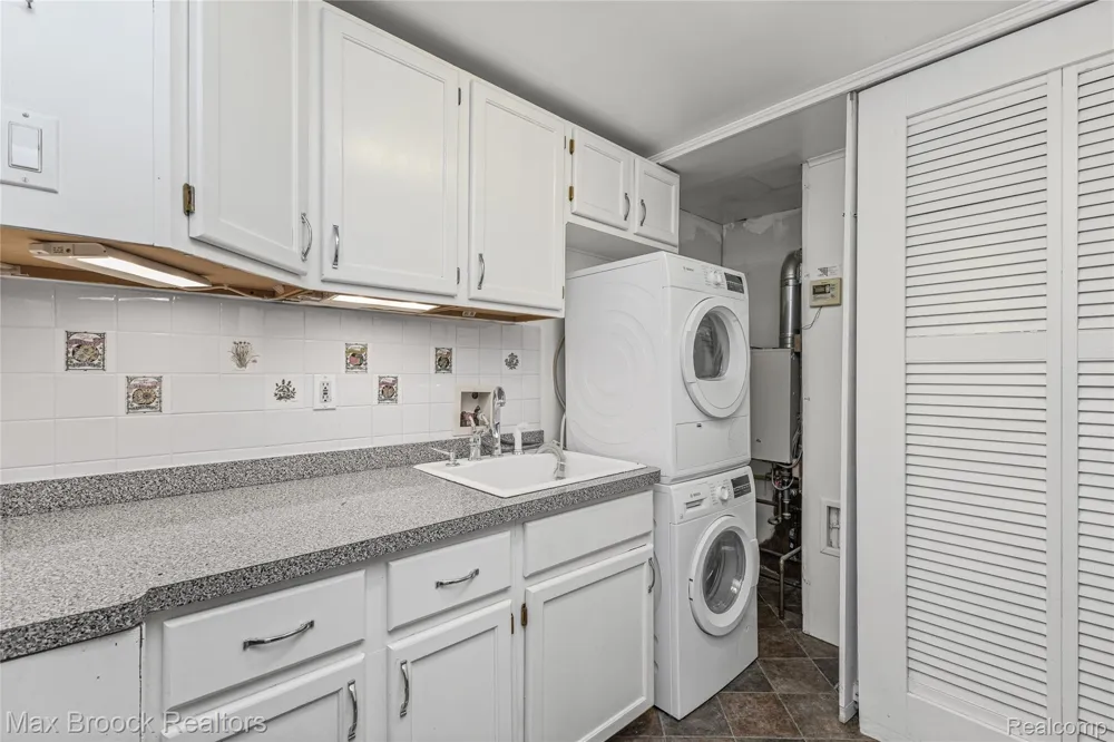 29799 Linden Street Farmington Hills City, MI 48336