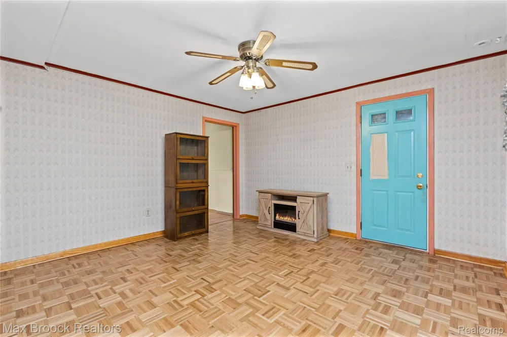 29799 Linden Street Farmington Hills City, MI 48336