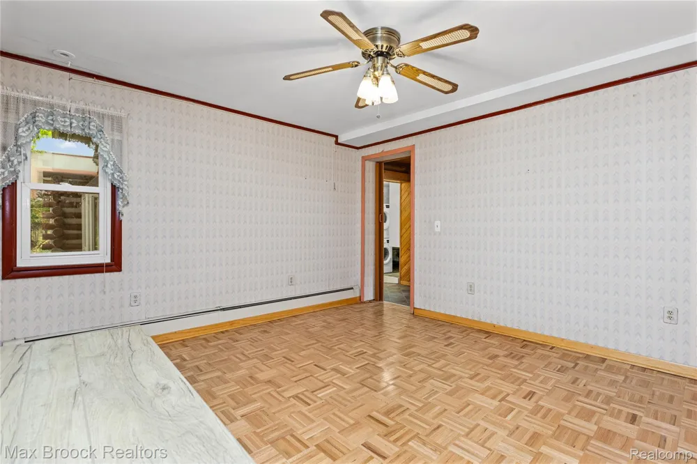 29799 Linden Street Farmington Hills City, MI 48336