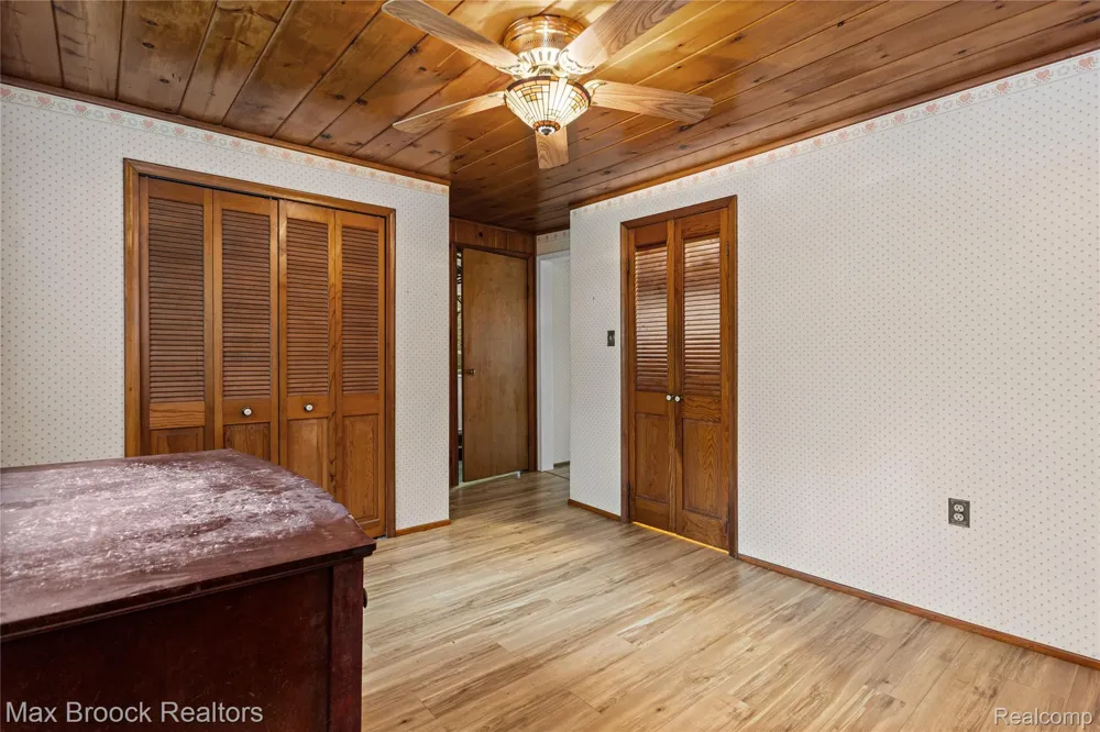 29799 Linden Street Farmington Hills City, MI 48336