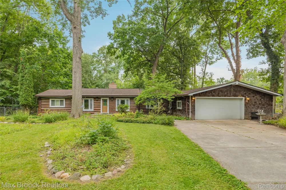 29799 Linden Street Farmington Hills City, MI 48336