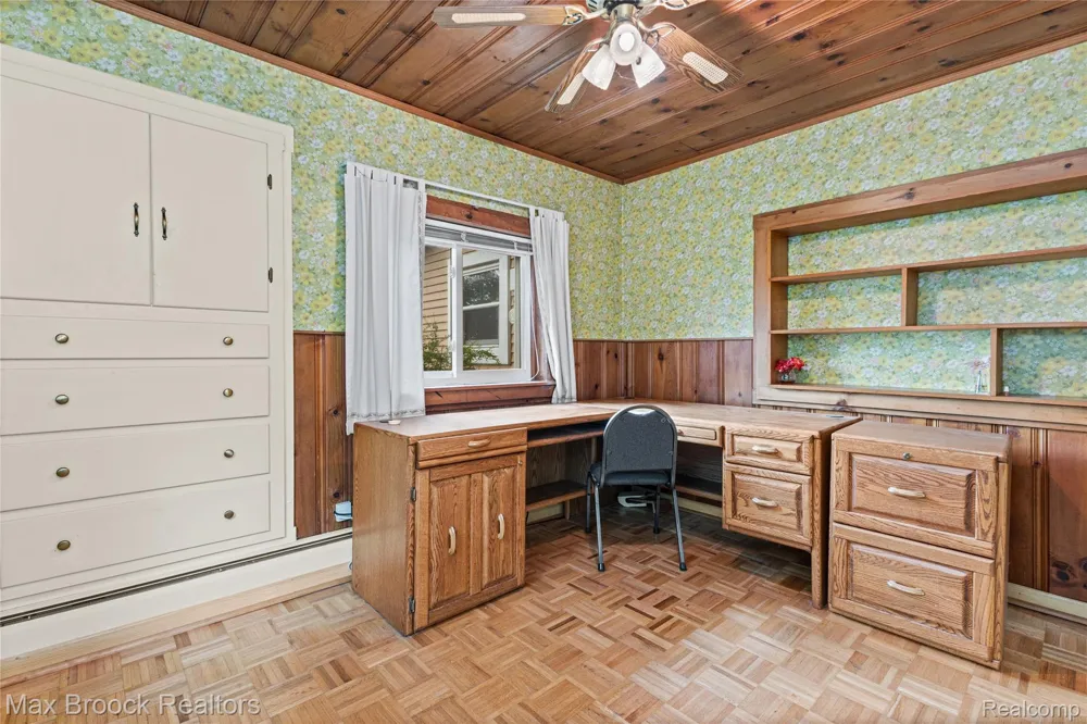 29799 Linden Street Farmington Hills City, MI 48336