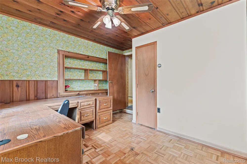 29799 Linden Street Farmington Hills City, MI 48336