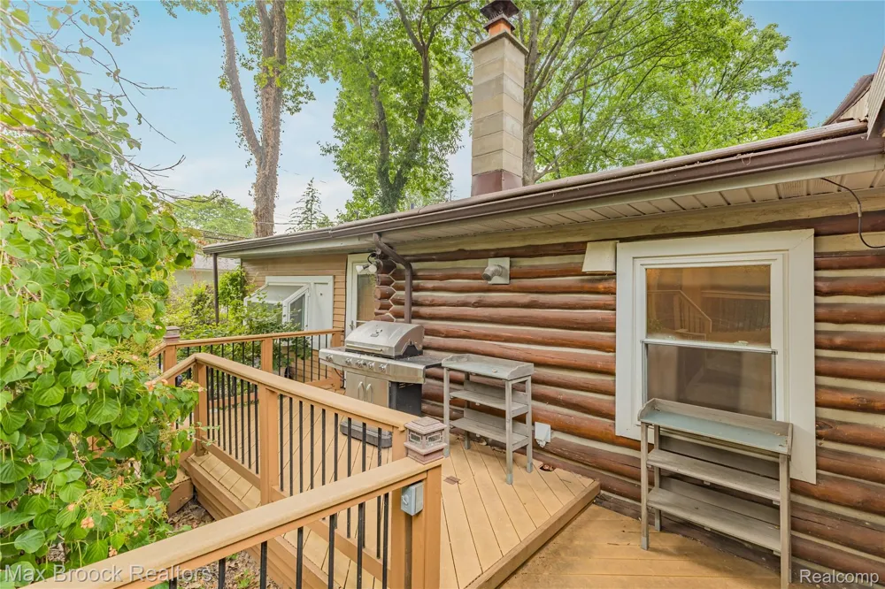 29799 Linden Street Farmington Hills City, MI 48336