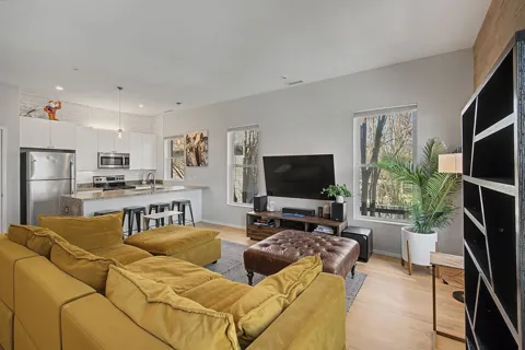 1200 5th Avenue #414