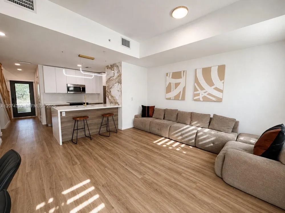 2511 Pierce St #7 Hollywood, FL 33020