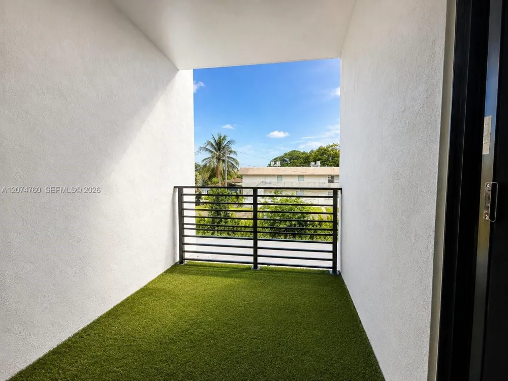 2511 Pierce St #7 Hollywood, FL 33020