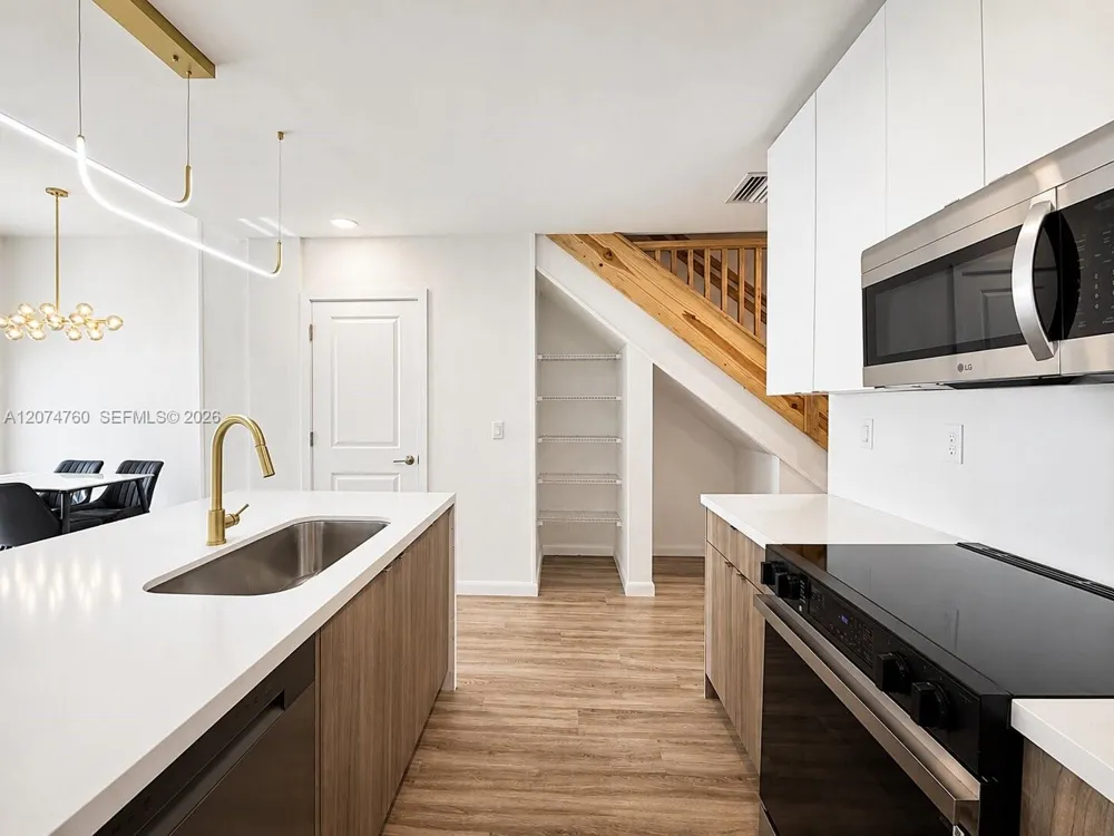 2511 Pierce St #7 Hollywood, FL 33020