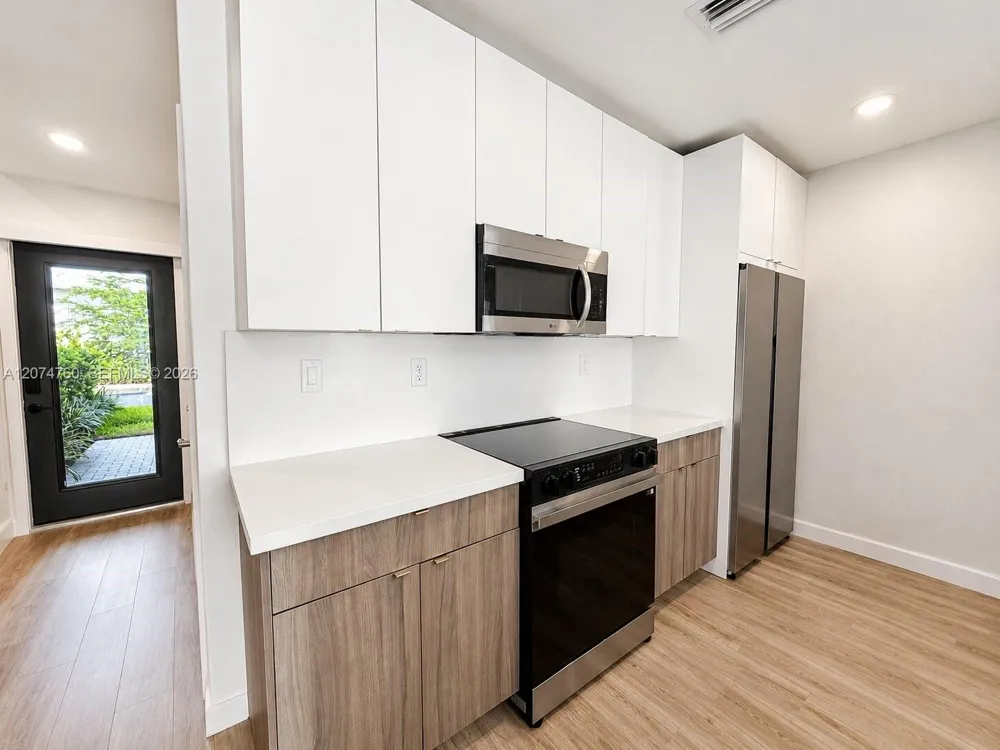2511 Pierce St #7 Hollywood, FL 33020