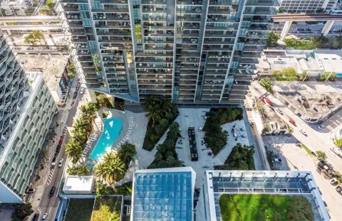 88 SW 7 #2112