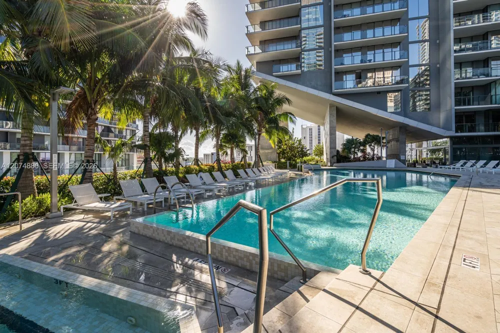 88 SW 7 #2112 Miami, FL 33130