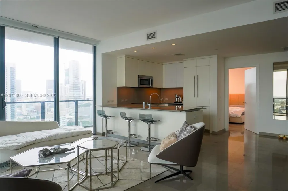 88 SW 7 #2112 Miami, FL 33130