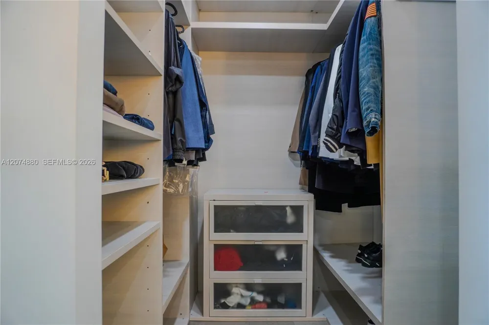 88 SW 7 #2112 Miami, FL 33130