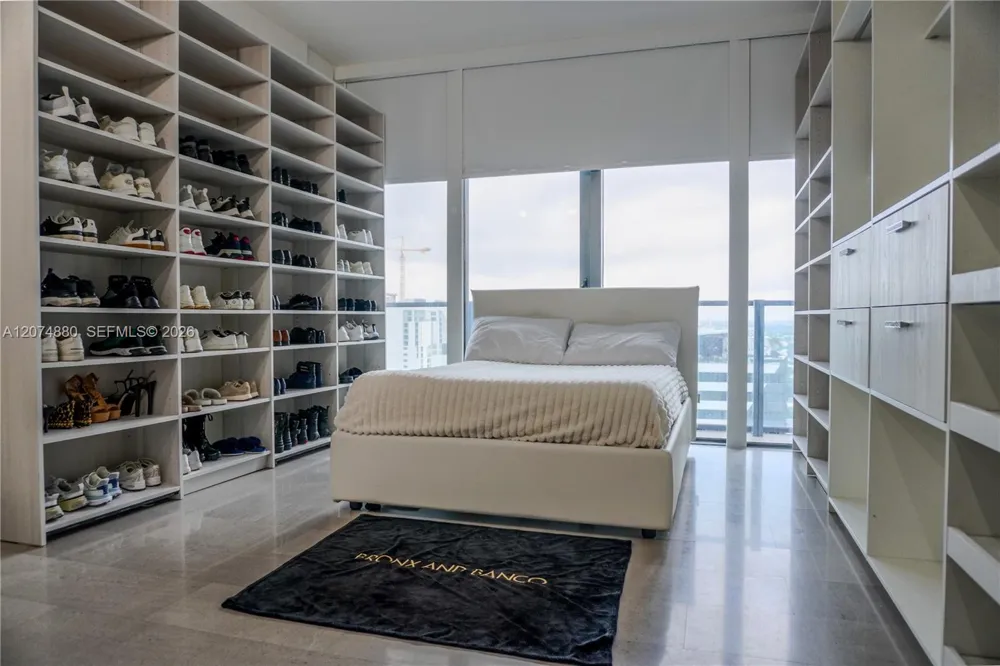 88 SW 7 #2112 Miami, FL 33130