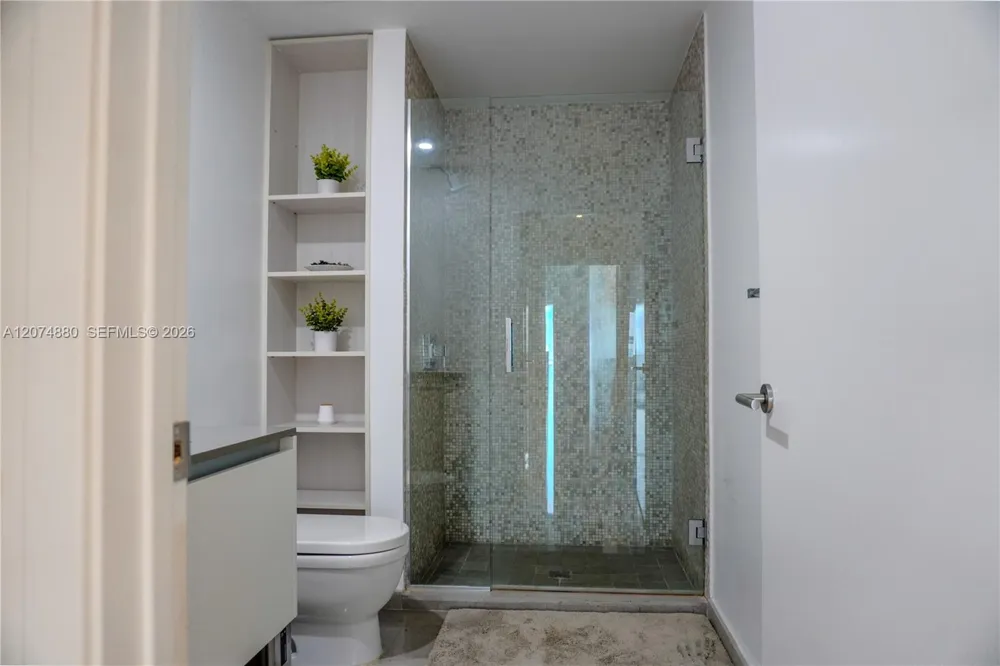 88 SW 7 #2112 Miami, FL 33130