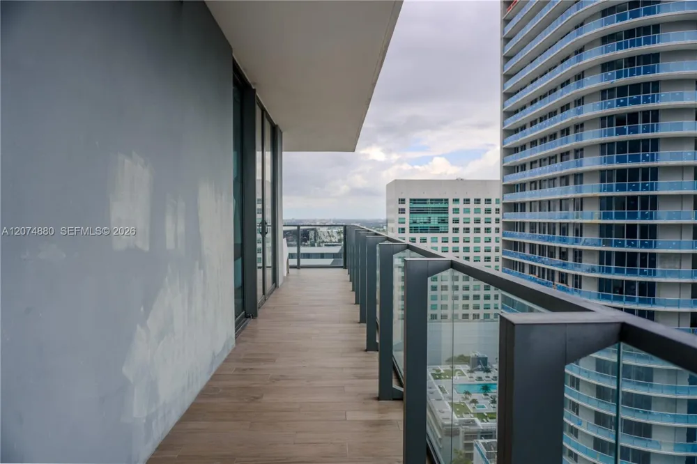 88 SW 7 #2112 Miami, FL 33130