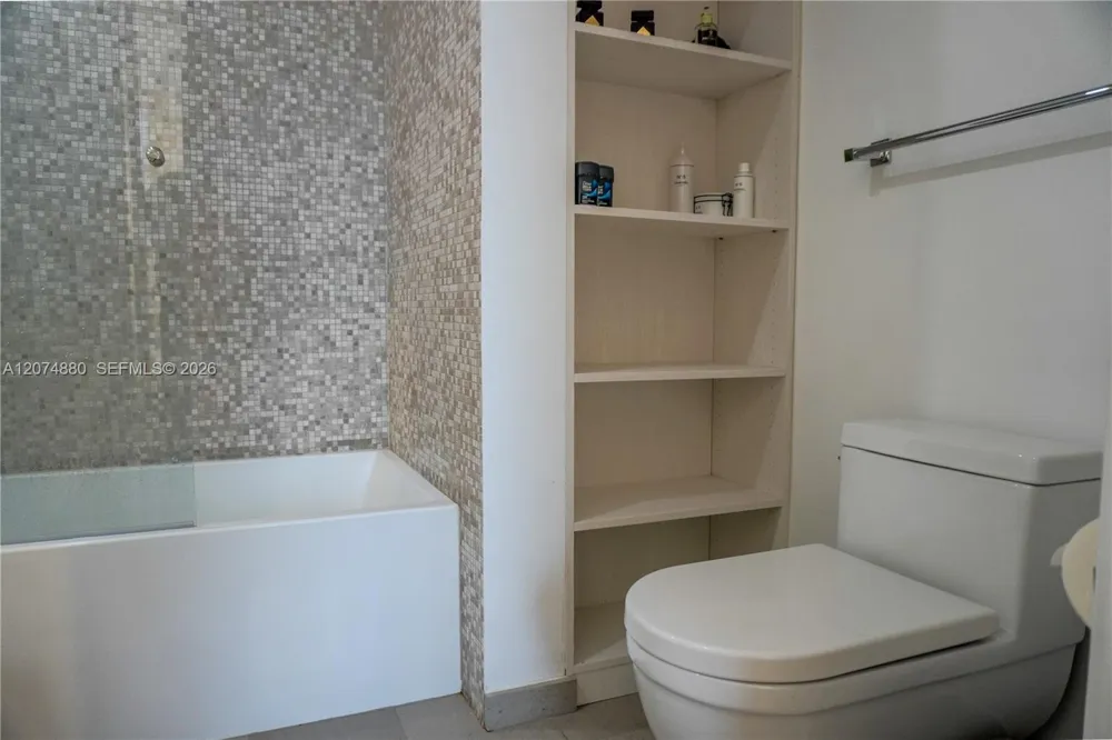 88 SW 7 #2112 Miami, FL 33130