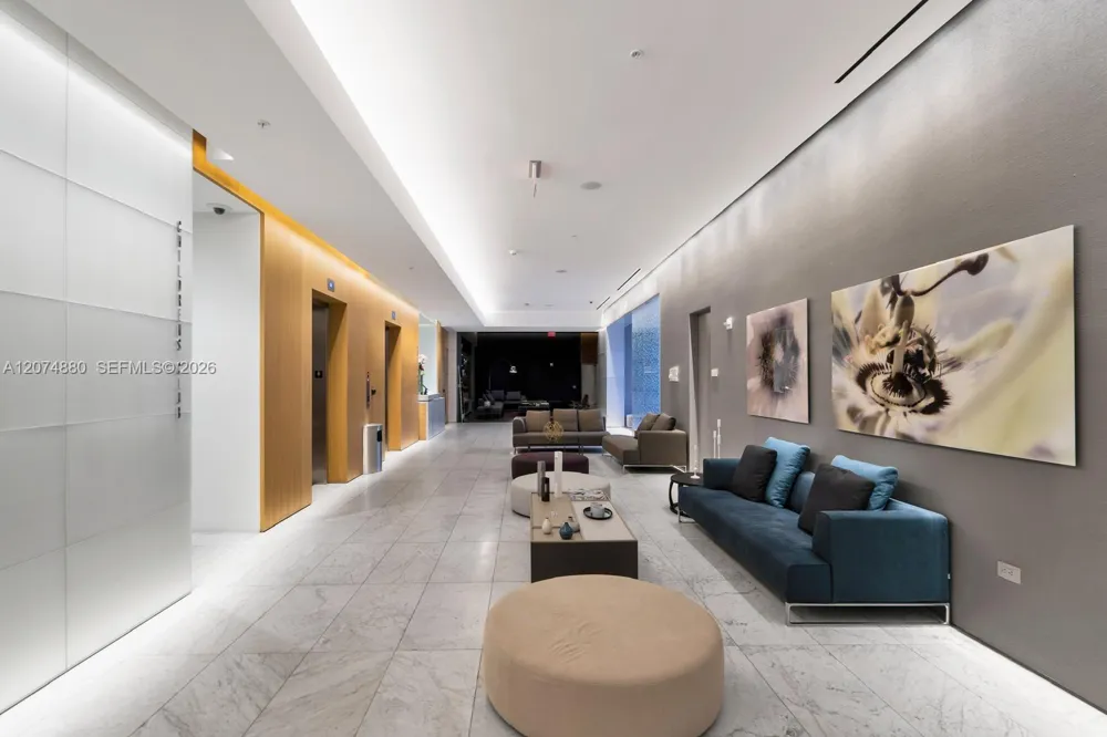 88 SW 7 #2112 Miami, FL 33130