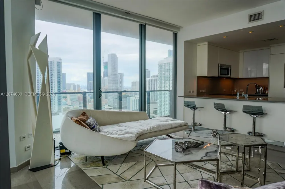 88 SW 7 #2112 Miami, FL 33130