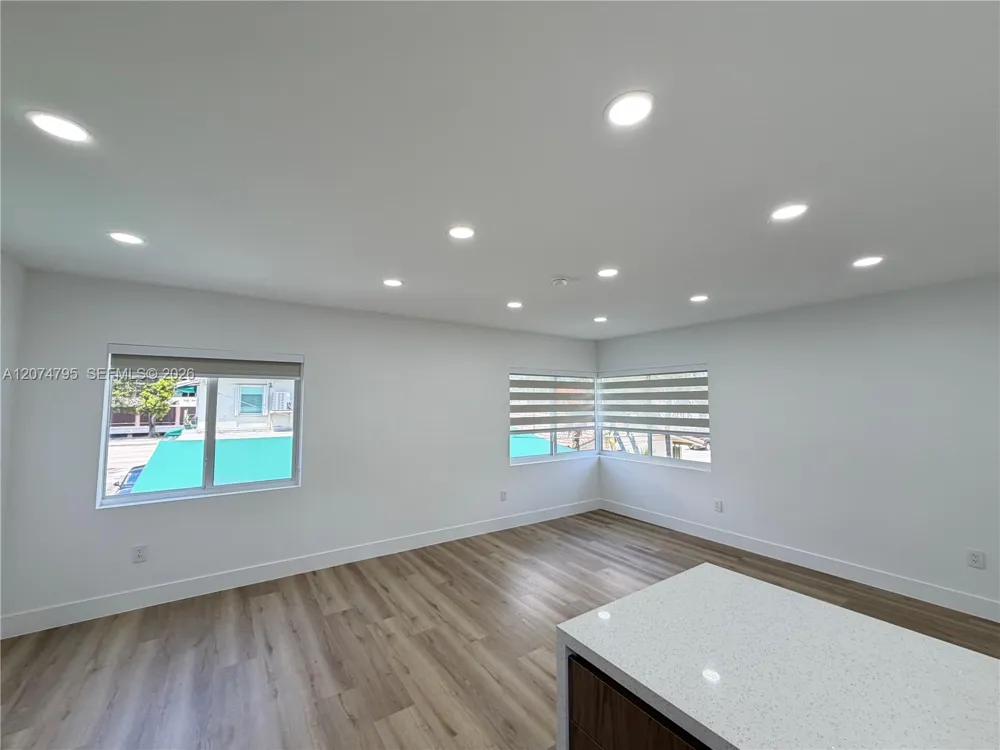 311 SW 27th Ave #317 Miami, FL 33135