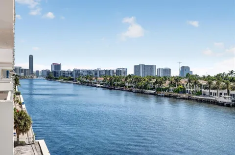 1500 S Ocean Dr #5E