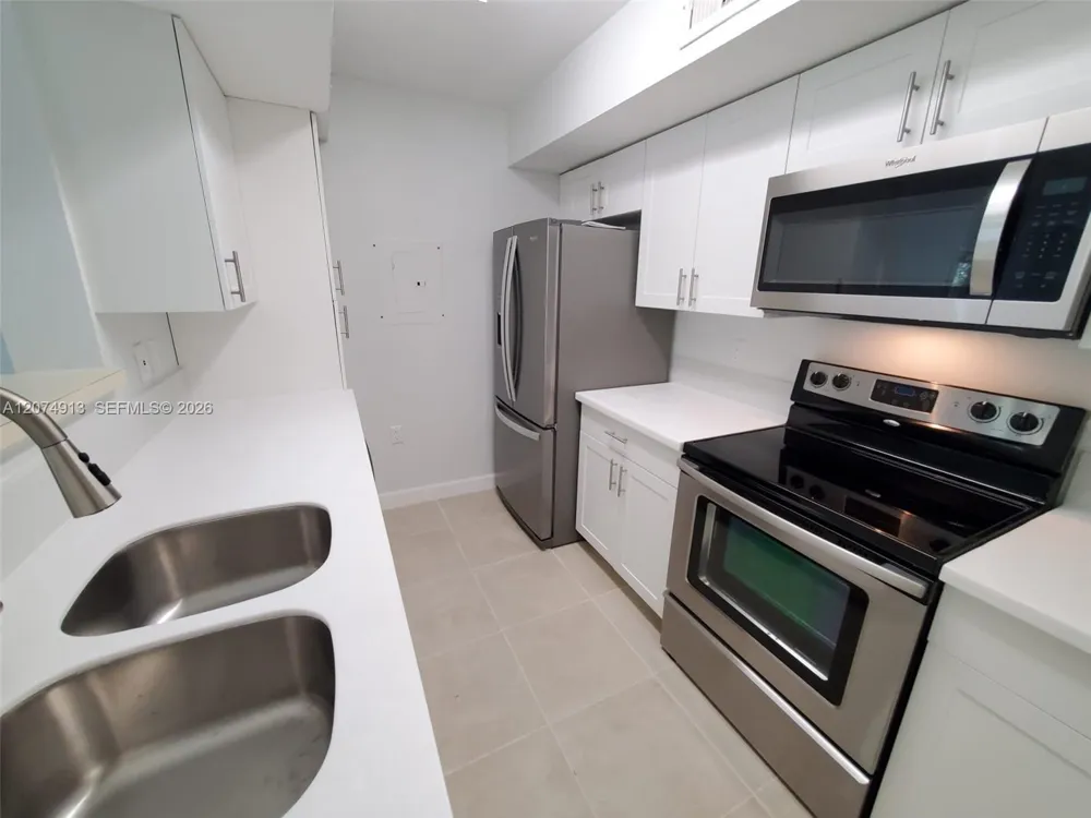 15591 SW 105th Ter #512 Miami, FL 33196