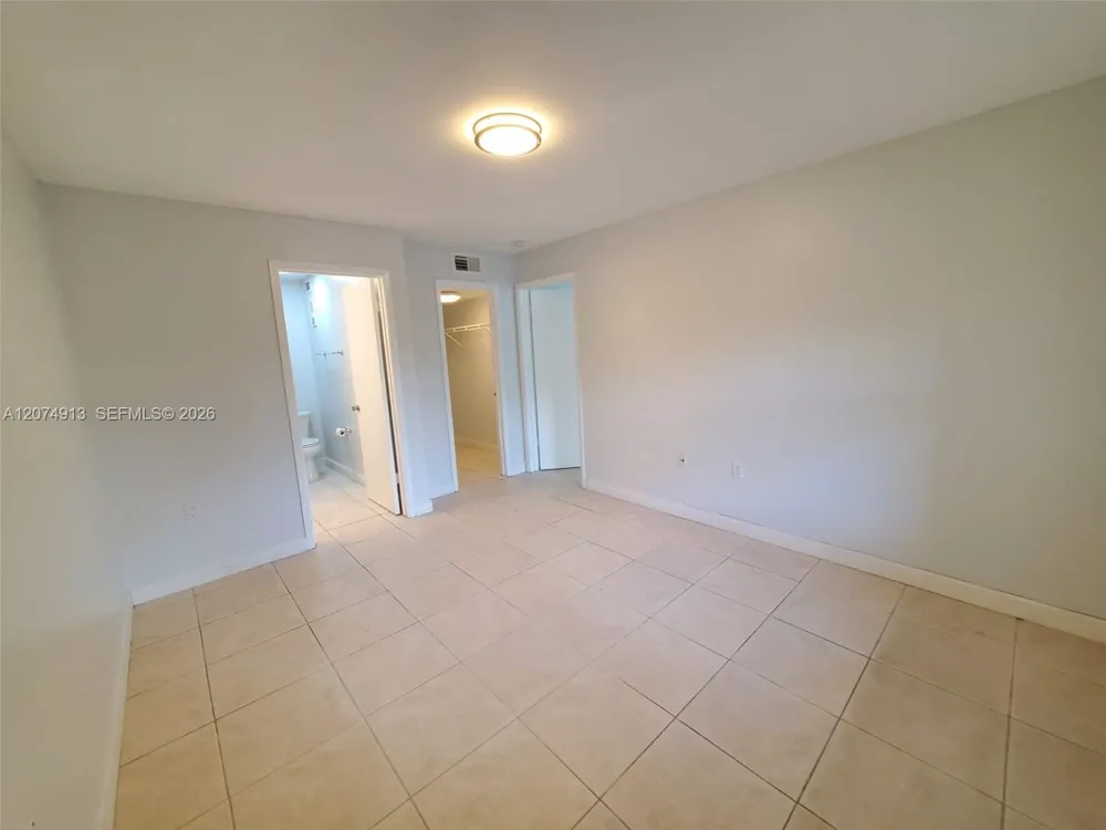 15591 SW 105th Ter #512 Miami, FL 33196