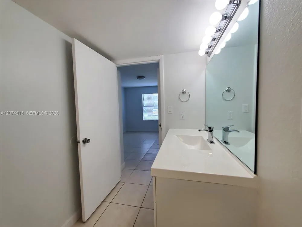 15591 SW 105th Ter #512 Miami, FL 33196