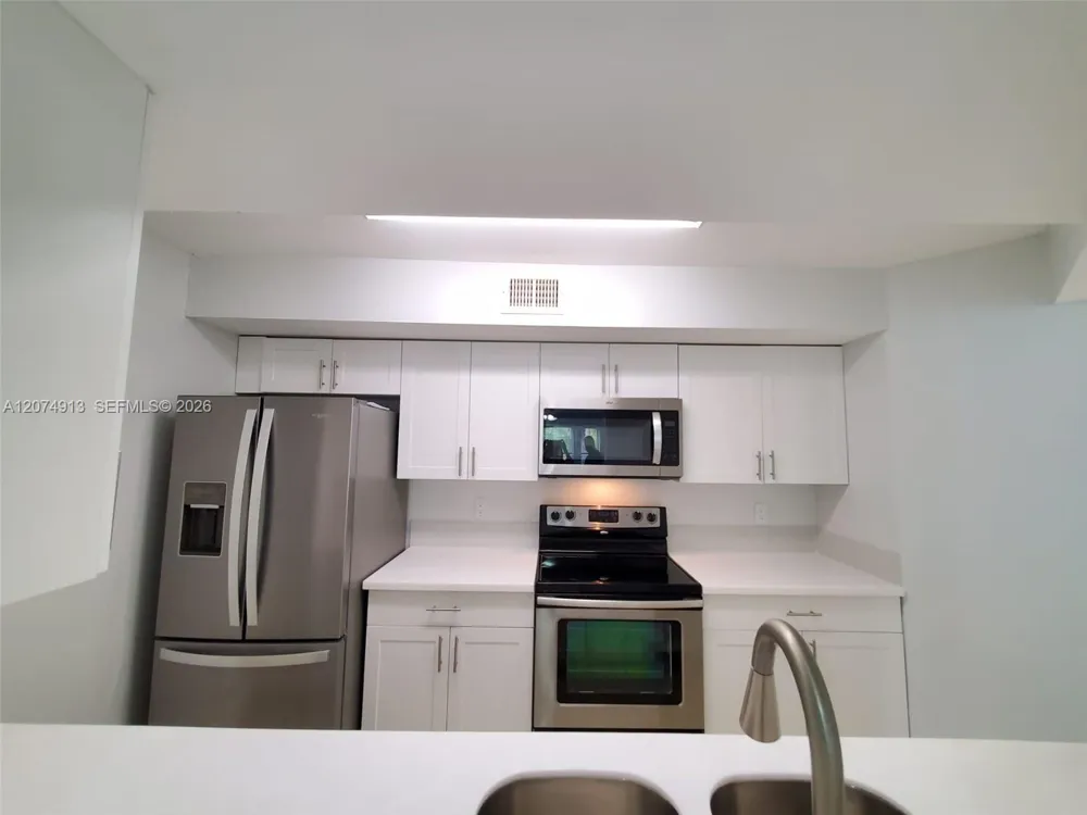 15591 SW 105th Ter #512 Miami, FL 33196