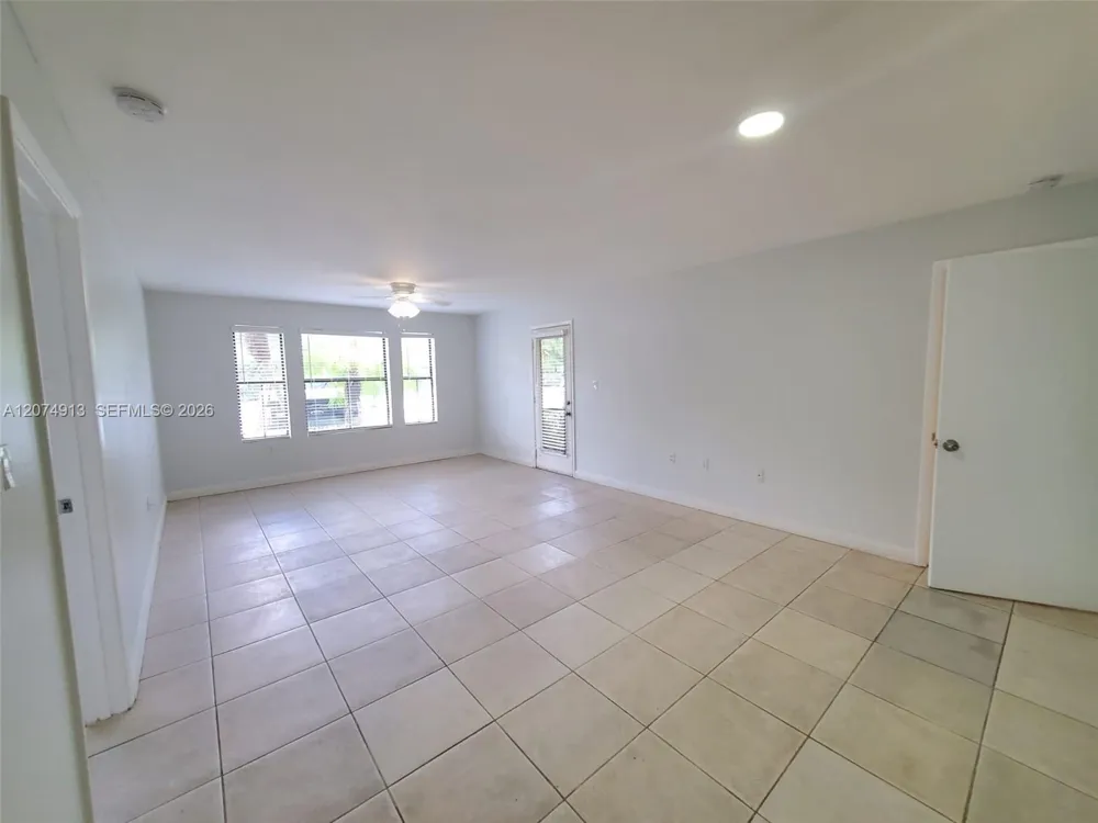 15591 SW 105th Ter #512 Miami, FL 33196