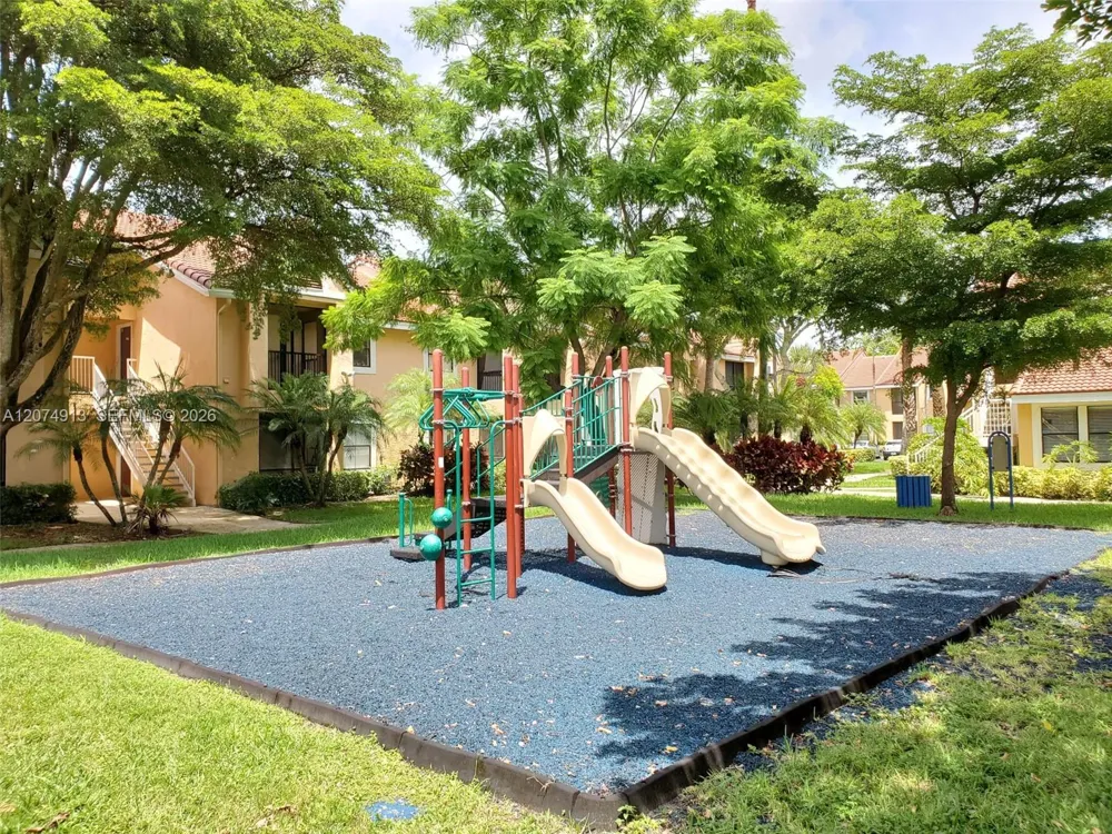 15591 SW 105th Ter #512 Miami, FL 33196