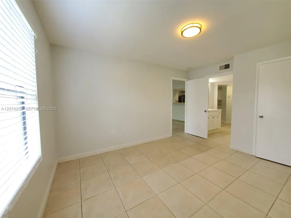 15591 SW 105th Ter #512 Miami, FL 33196
