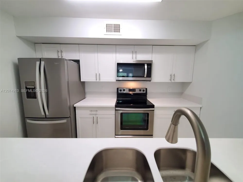 15591 SW 105th Ter #512 Miami, FL 33196