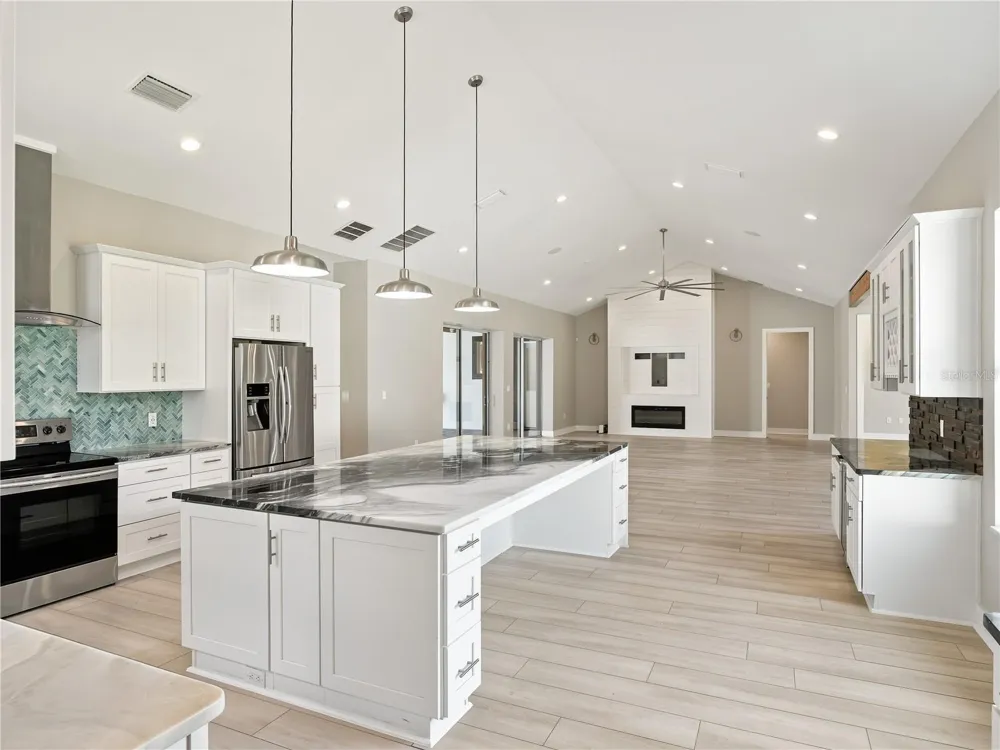 19415 VILLA CITY ROAD Groveland, FL 34736