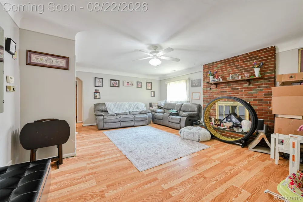 7472 Vernon Street Dearborn Heights City, MI 48127