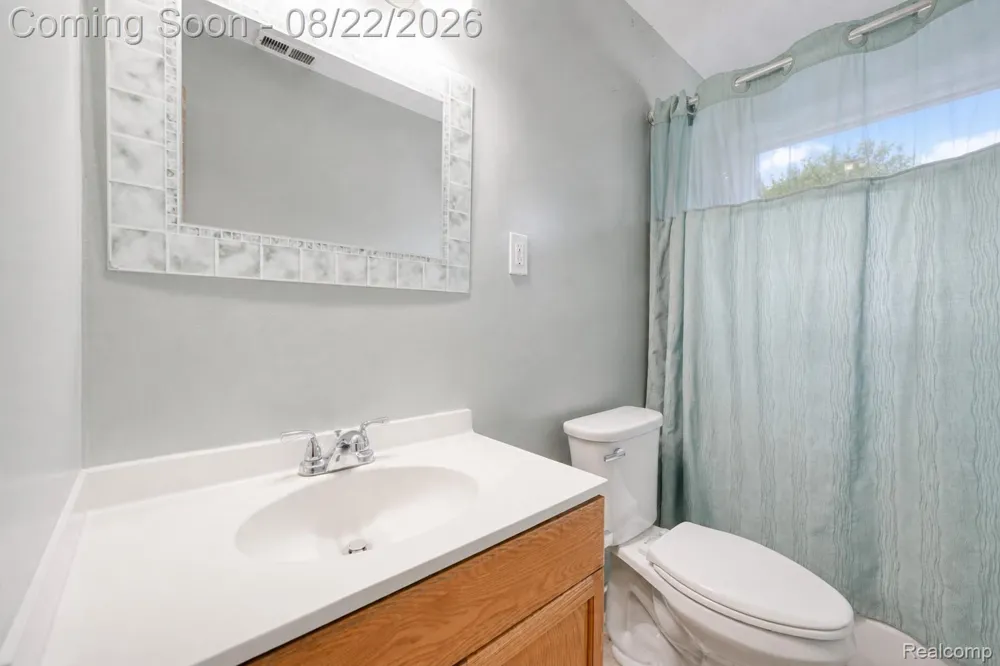 7472 Vernon Street Dearborn Heights City, MI 48127