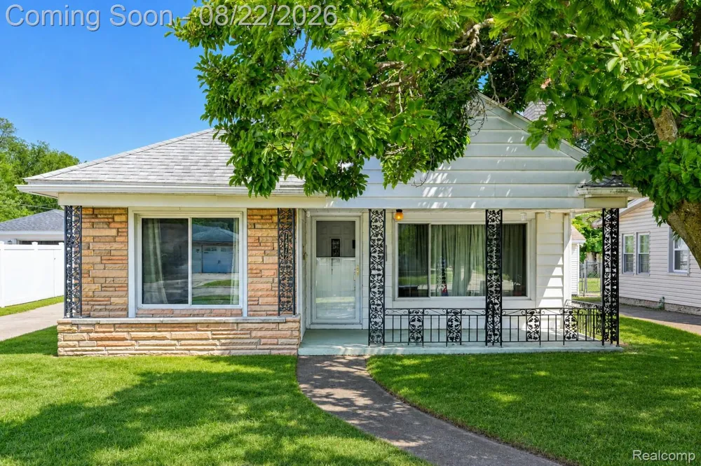 7472 Vernon Street Dearborn Heights City, MI 48127