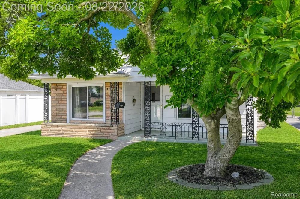 7472 Vernon Street Dearborn Heights City, MI 48127