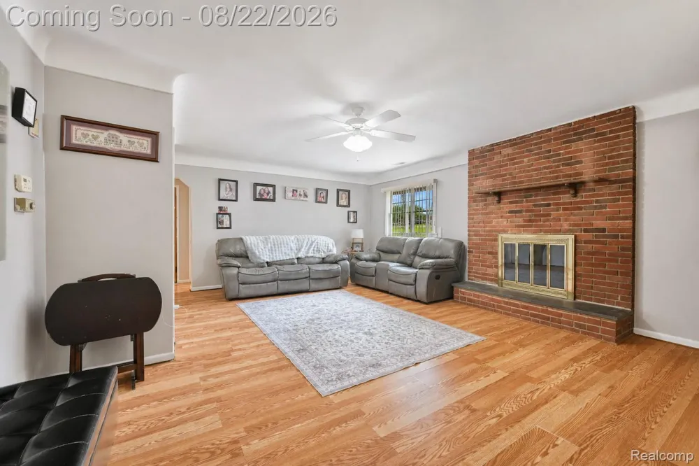 7472 Vernon Street Dearborn Heights City, MI 48127
