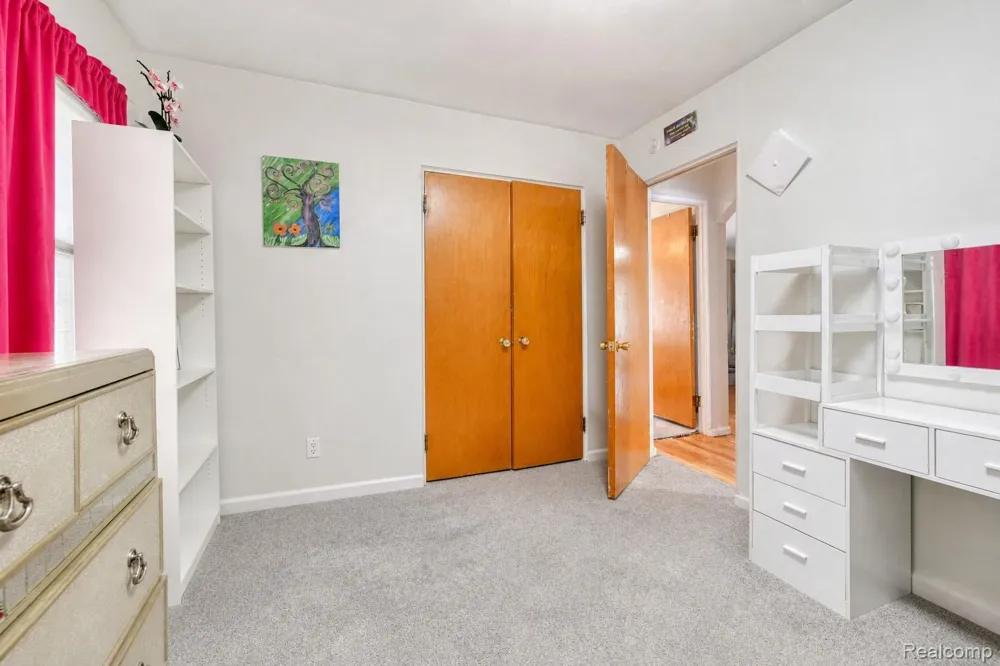 7472 Vernon Street Dearborn Heights City, MI 48127