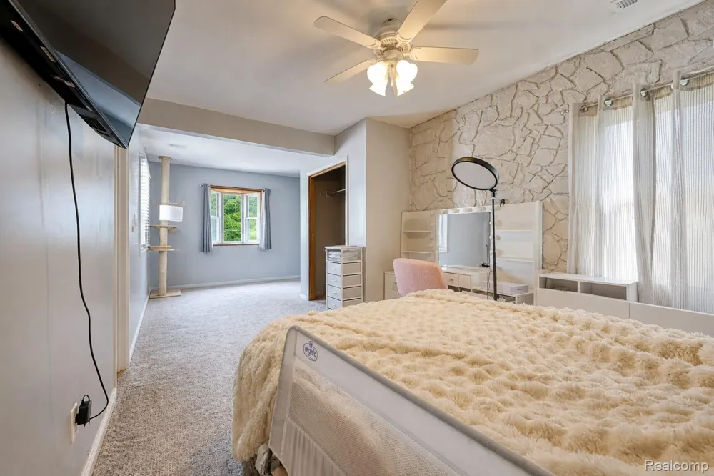 7472 Vernon Street Dearborn Heights City, MI 48127