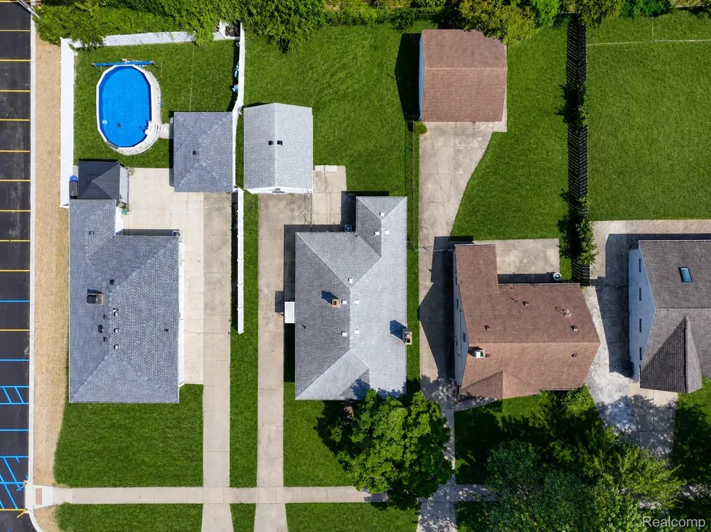 7472 Vernon Street Dearborn Heights City, MI 48127