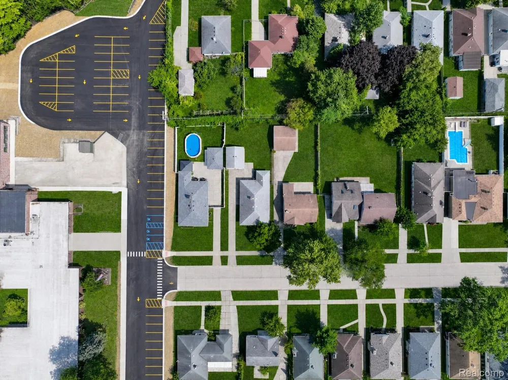 7472 Vernon Street Dearborn Heights City, MI 48127