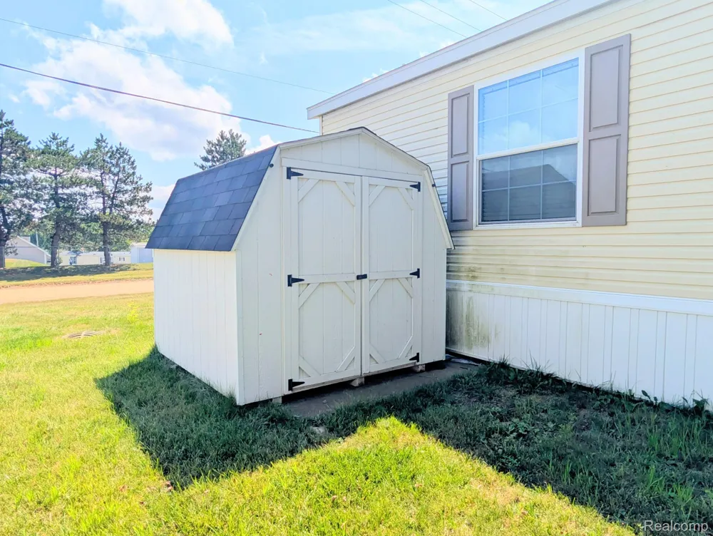 17092 Canterbury Circle Groveland Township, MI 48442