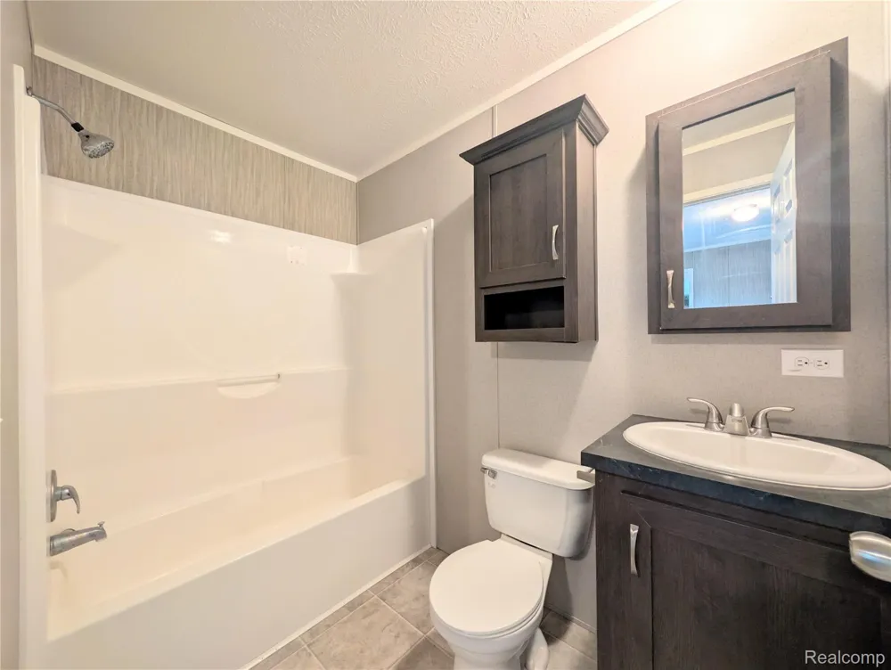 17092 Canterbury Circle Groveland Township, MI 48442