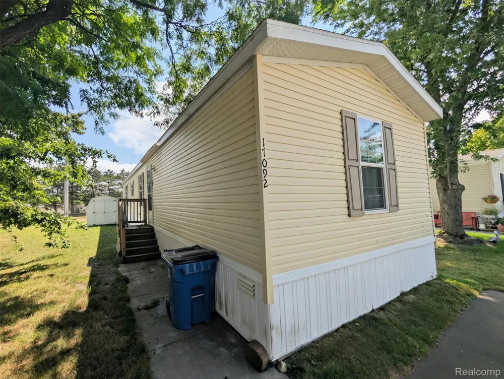 17092 Canterbury Circle Groveland Township, MI 48442