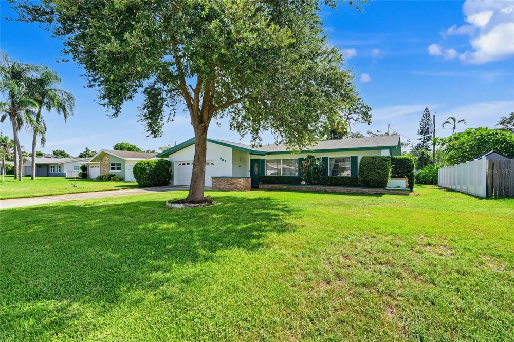 981 STEPHEN FOSTER DRIVE Largo, FL 33771